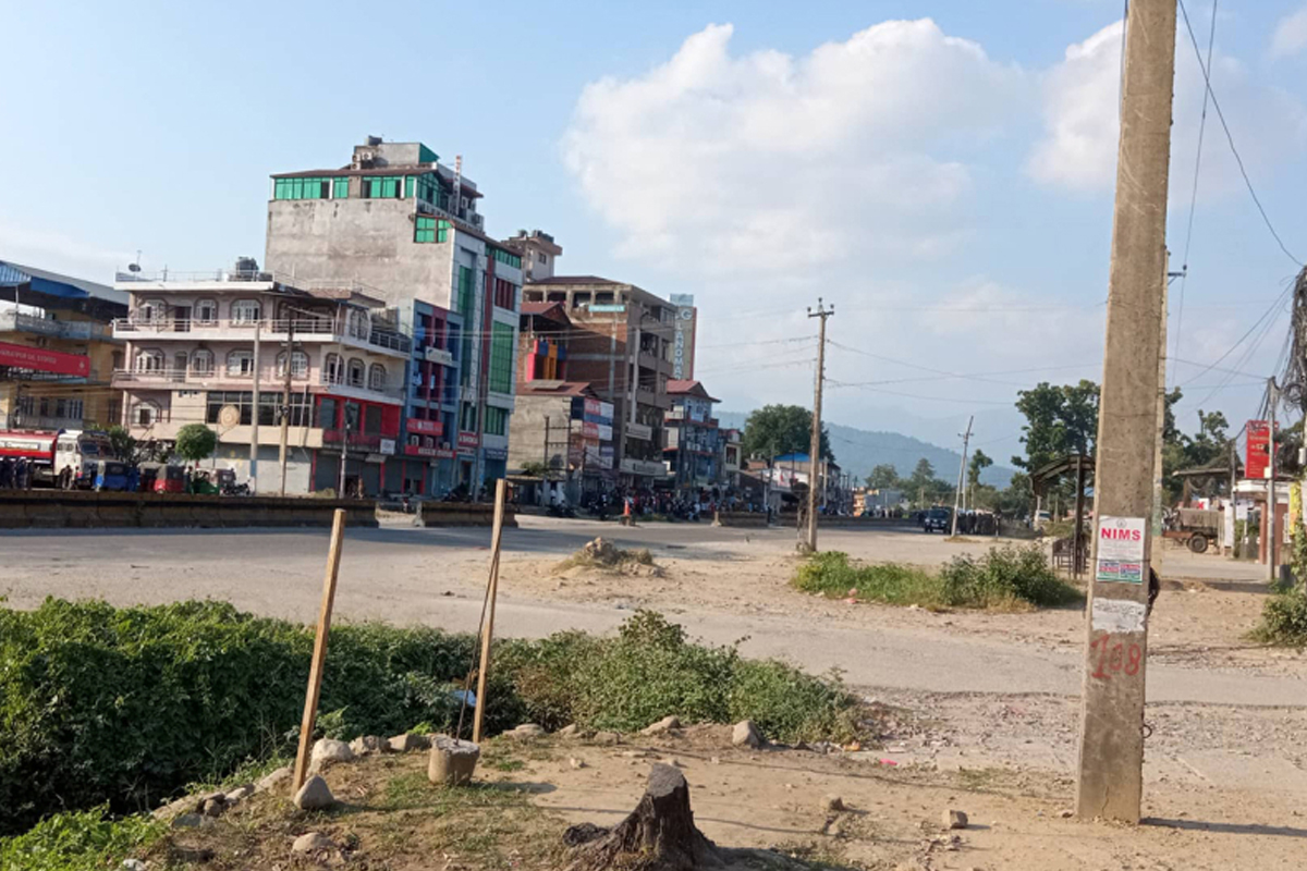 भरतपुरमा शंकास्पद बस्तु भेटिएपछि पूर्व–पश्चिम राजमार्ग अवरुद्ध