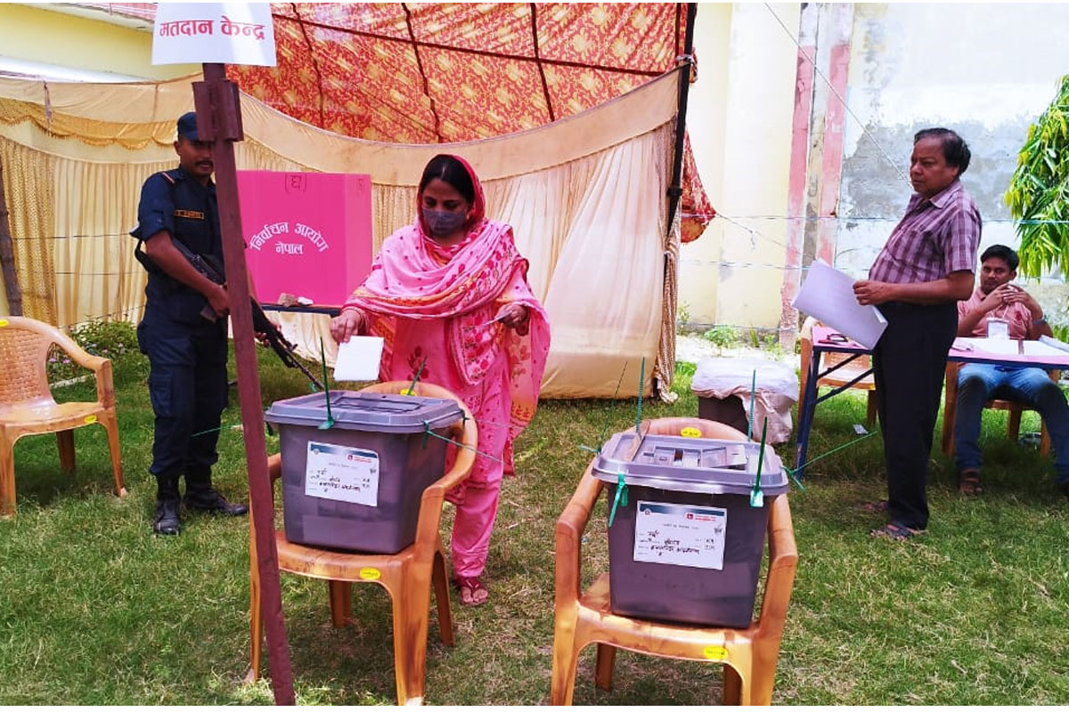 दलका प्रतिनिधि नआउँदा वीरगञ्जमा सुरु हुन सकेन मतगणना, पोखरामा पनि अलमल