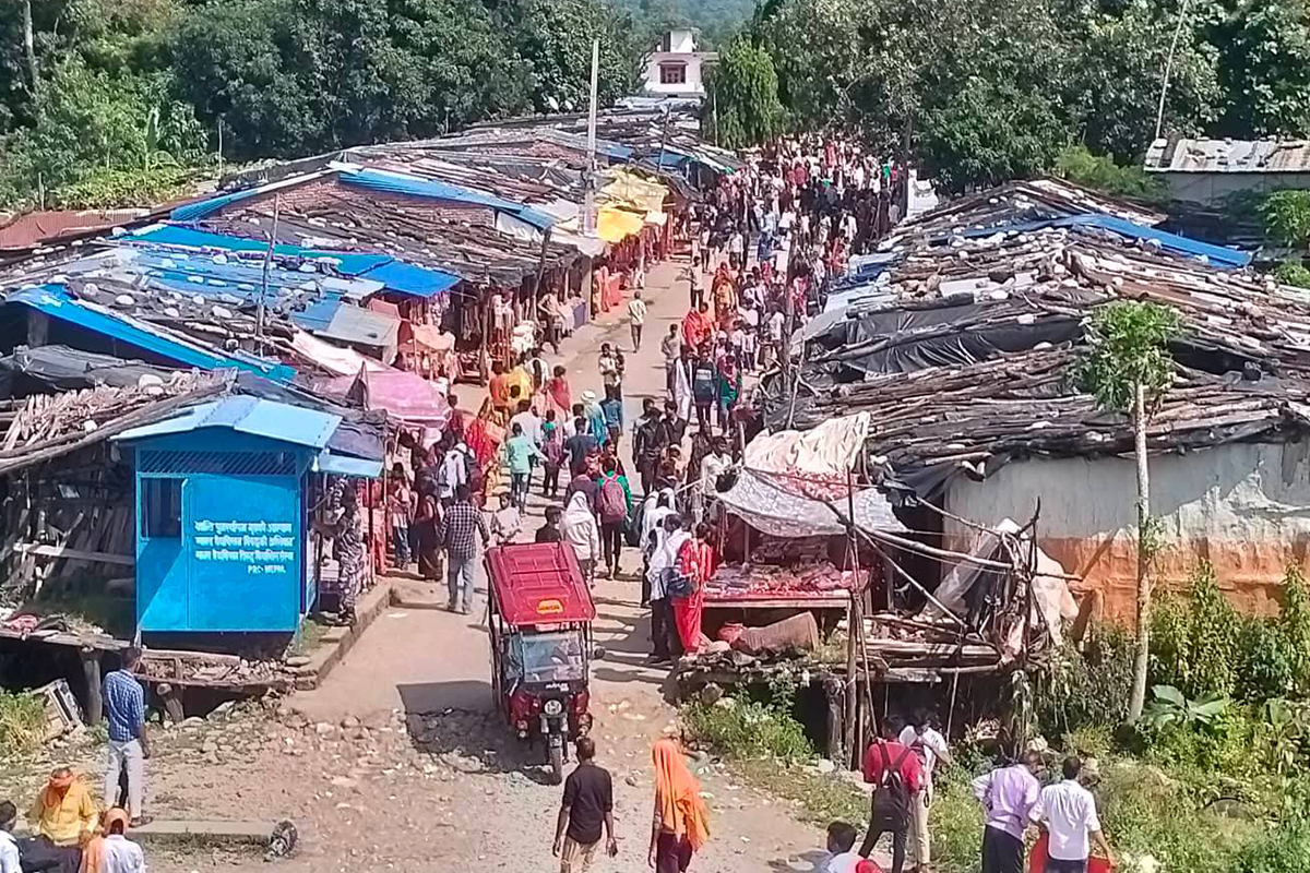 भारतीय ग्राहकले धानेको ऐतिहासिक ब्रह्मदेव बजार