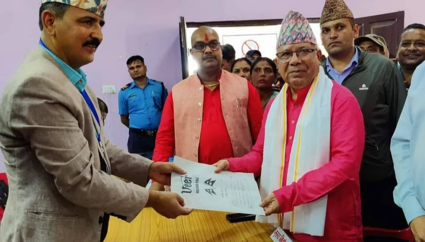 रौतहट १ मा माधव नेपालले गरे उम्मेदवारी दर्ता
