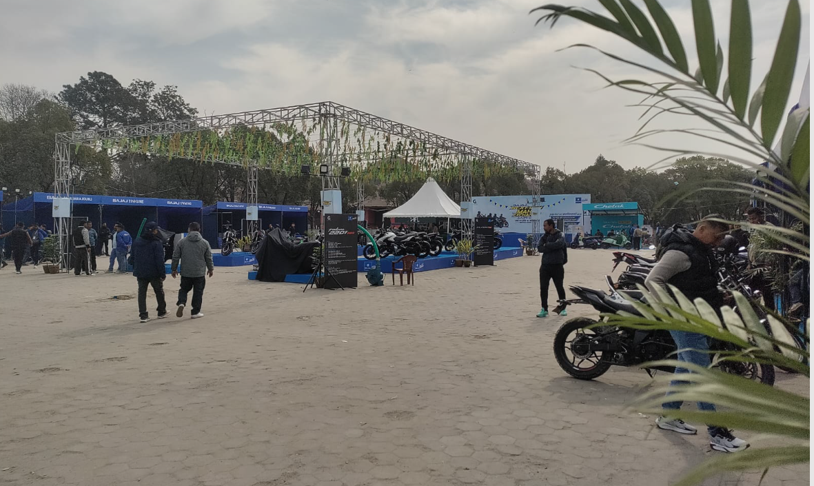 बजाजको 'एक्सचेन्ज कार्निभल' सुरु,नयाँ  २२० एफ पल्सर सार्वजनिक