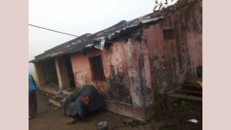 जाडो छल्न घरभित्र बालेको आगोले दुई परिवारका चार जनाको मृत्यु