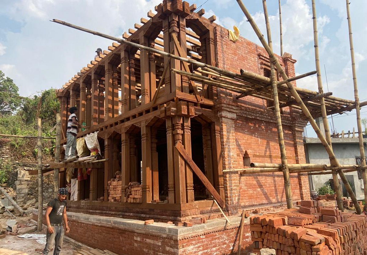 भूकम्पको ८ वर्षपछि पुनर्निर्माण हुँदै ११५ वर्ष पुरानो कृष्ण मन्दिर