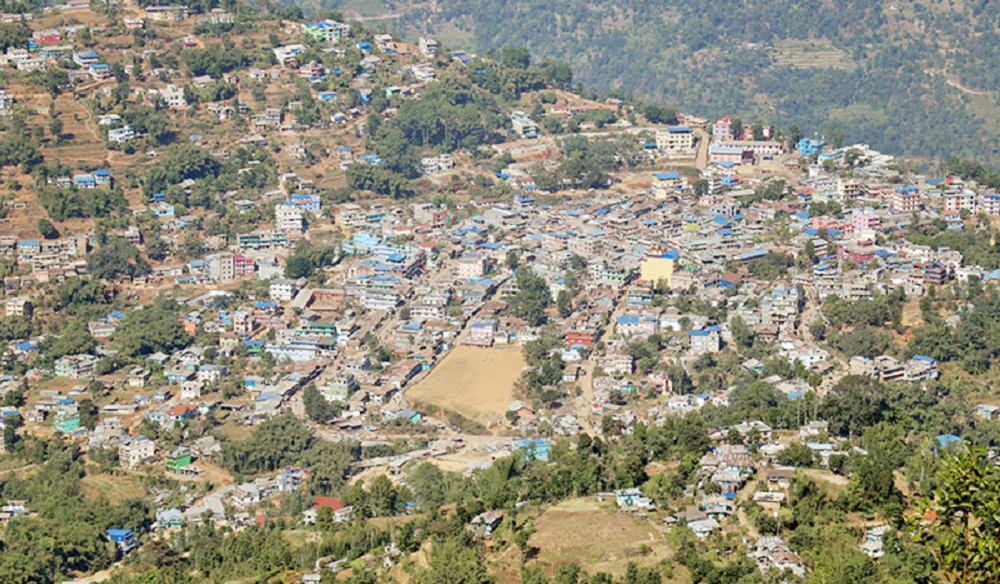 फिदिममा सार्वजनिक शौचालय नहुँदा कष्ट भोग्दै यात्रु