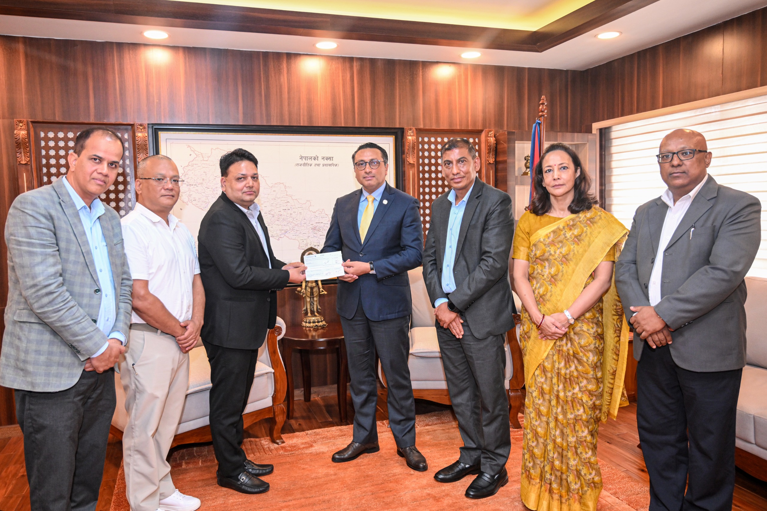 सप्रभ्य समूह अन्तर्गतका सिप्रदी तथा भोटेकोशी पावर कम्पनीद्वारा प्रधानमन्त्री दैवी प्रकोप उद्धार कोषमा सहयोग