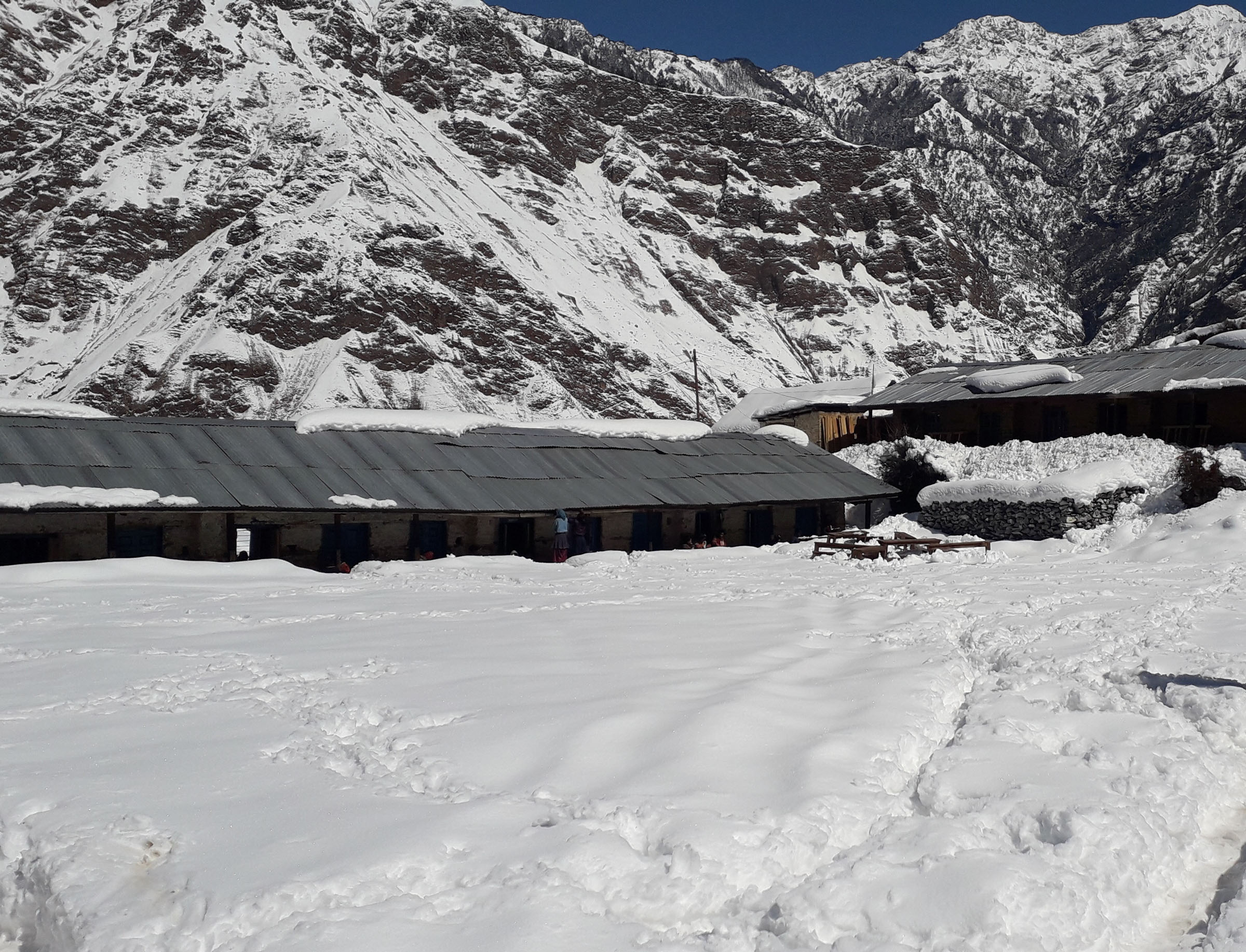 हिमपातका कारण वार्षिक परीक्षाअगावै स्कुल बन्द