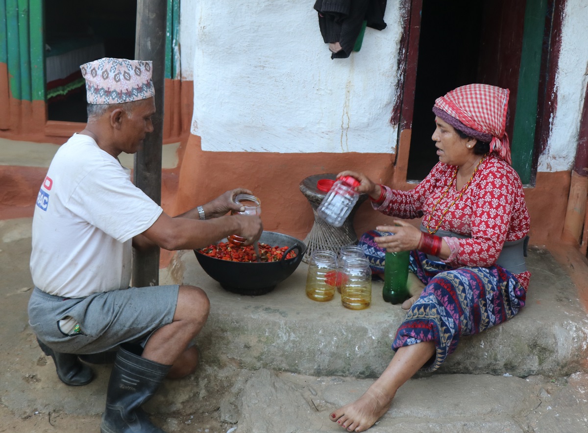 अचार व्यवसायमा रमाउँदै वासुकला