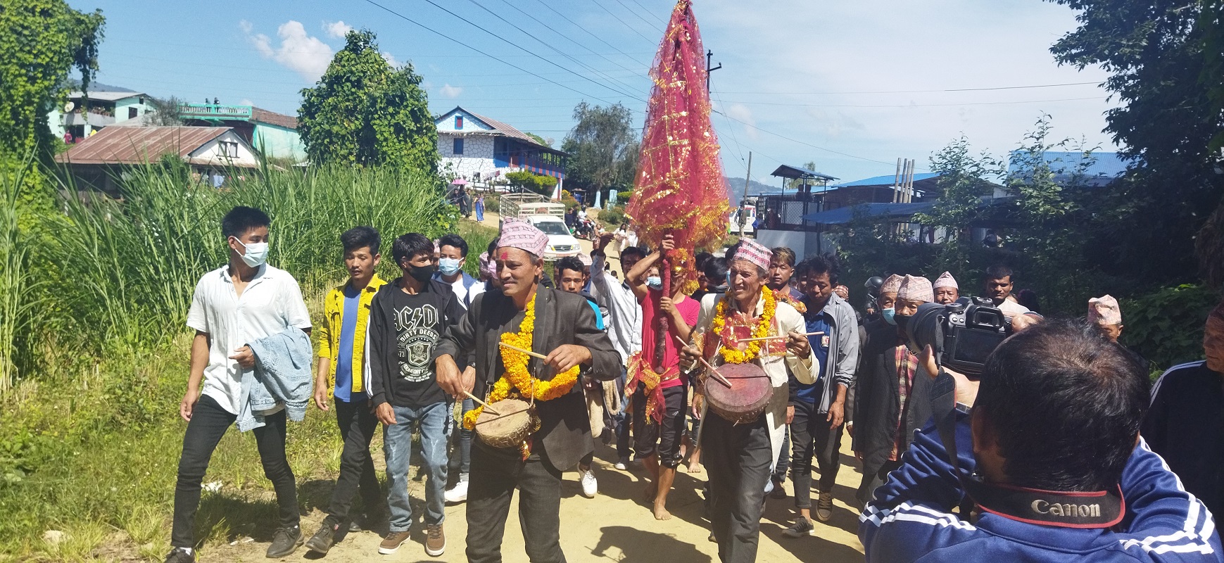 लिम्बू समुदायमा निशान नचाउँदै मौलो काट्ने परम्परा