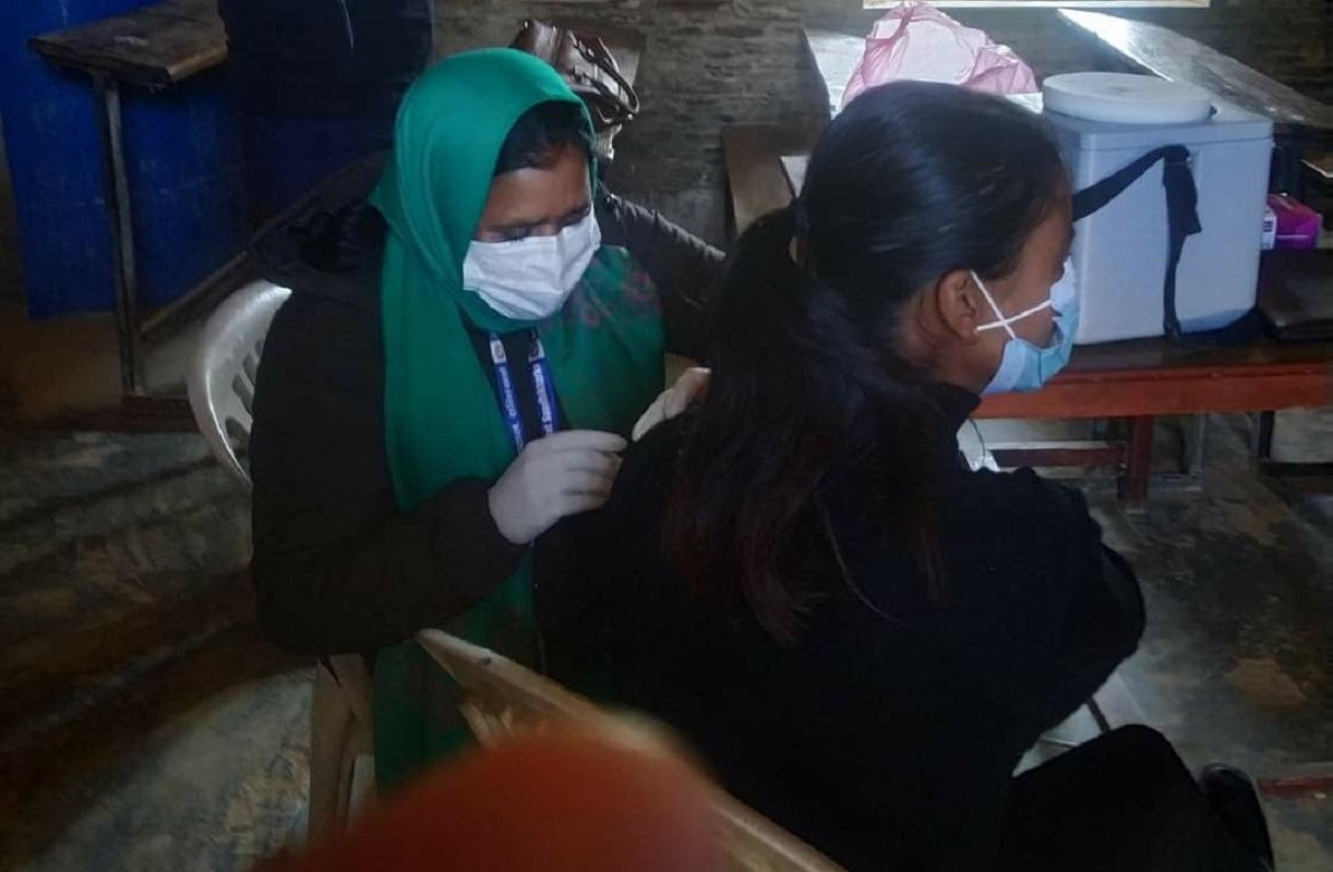 सन्धिखर्कमा एकैदिन दुई हजार बढी बालबालिकाले लगाए कोरोनाविरुद्धको खोप