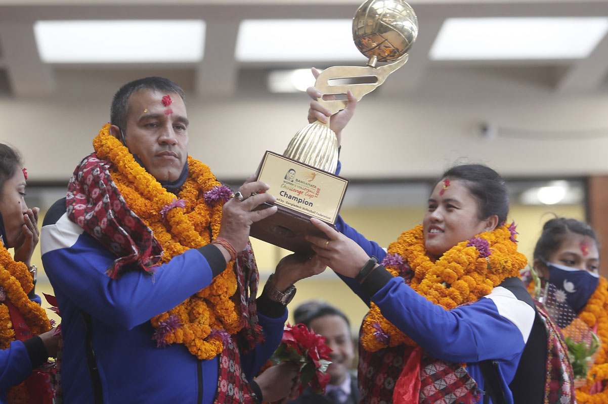 उपाधि जितेर फर्केकी भलिबल कप्तानले के भनिन् विमानस्थलमा?