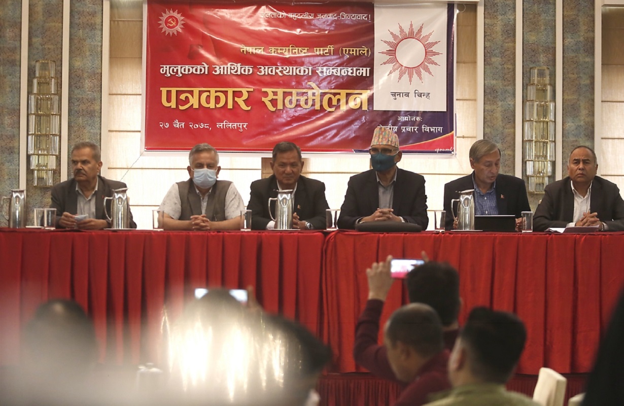 'अराजक अर्थमन्त्रीको दबाबमा प्रधानमन्त्रीले गलत निर्णय लिए'
