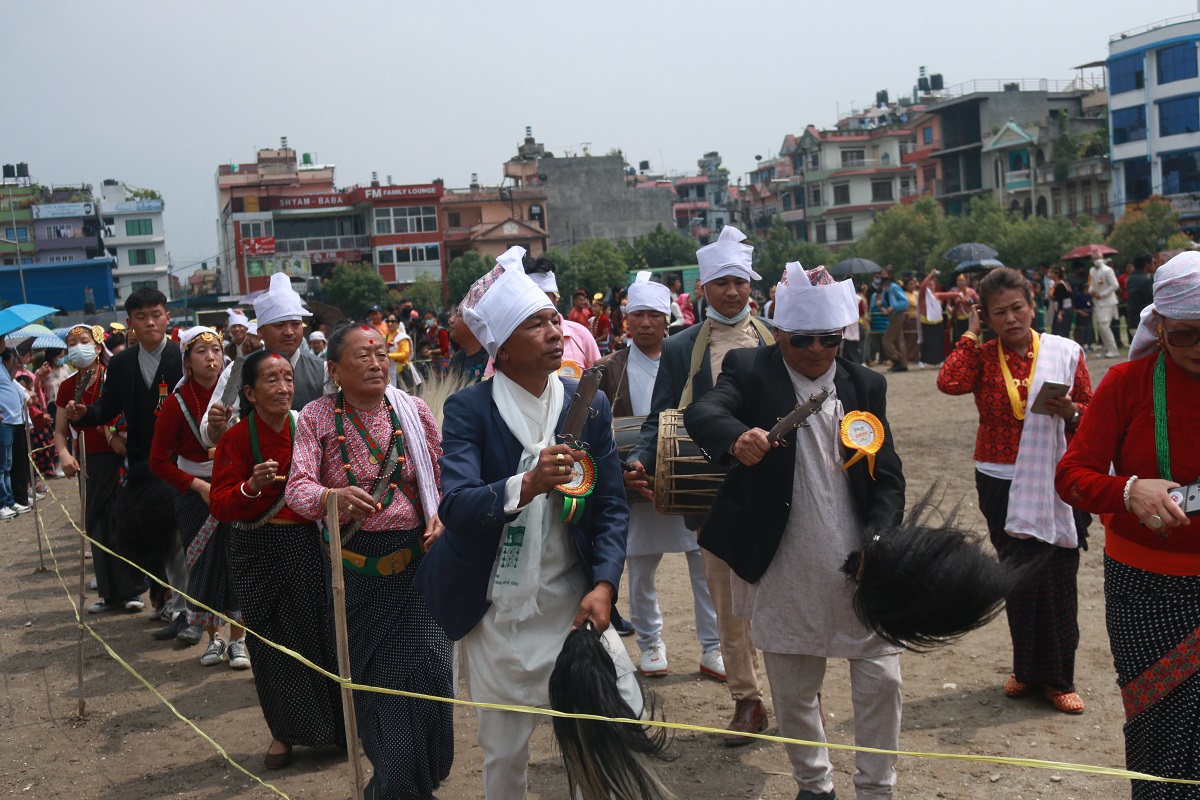 साकेला नाच्दै किराँत समुदाय [तस्बिरहरु]