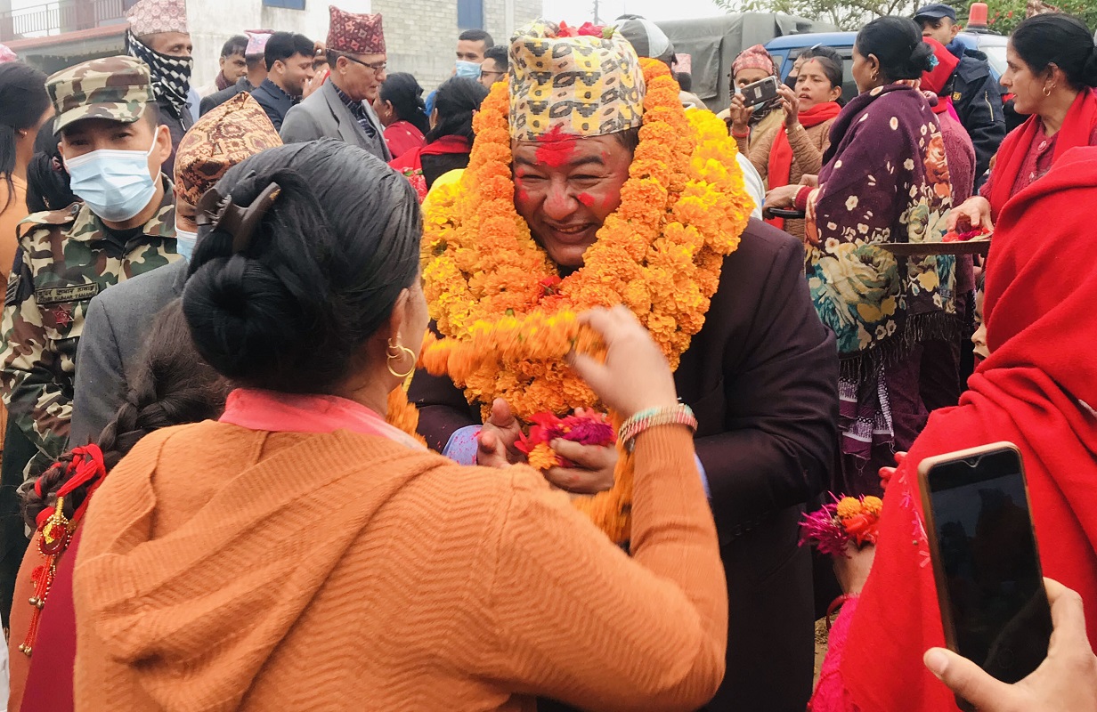 एमालेलाई जनताको विश्वास होइन कुम्भ मेला चाहिएको छ : मन्त्री श्रेष्ठ