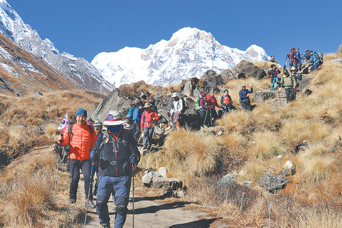 हिउँ नपरे पनि विदेशी पर्यटकको आगमन रोकिएन