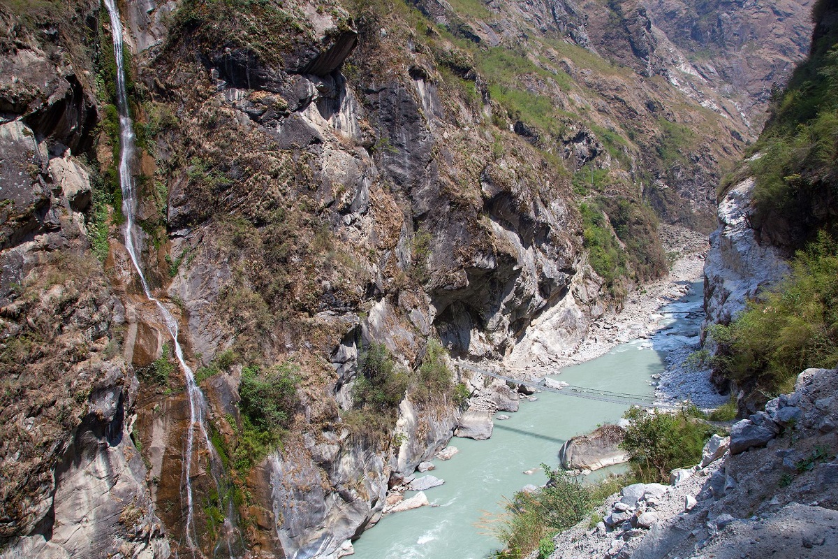 चाडपर्व मनाउँदा लागेको ऋण तिर्न सुन खोज्न हिँडे बोटेहरू