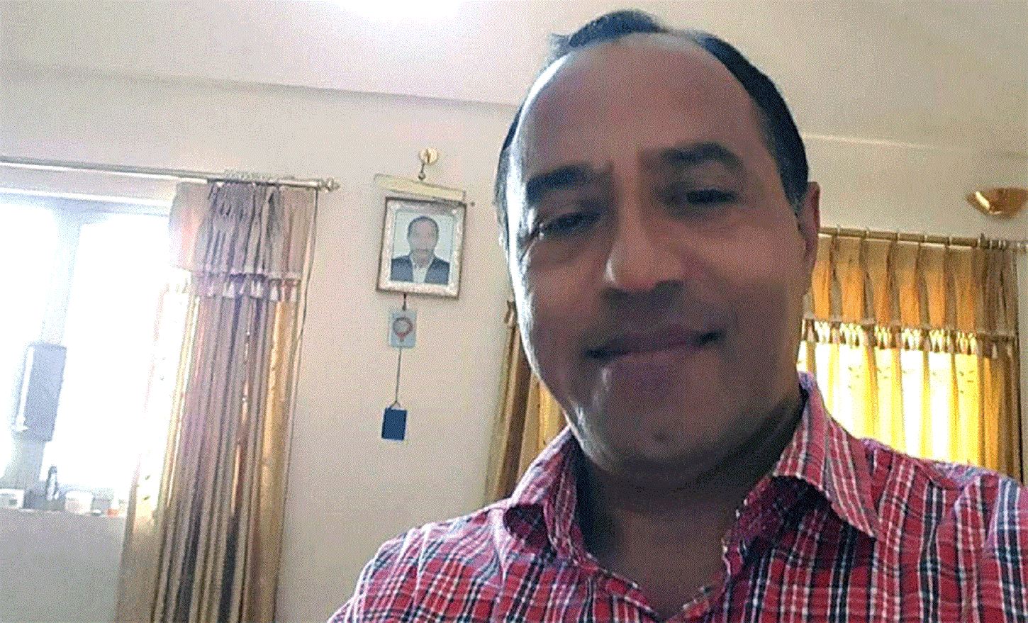 दूधको मूल्य बढाए भैँसी पाल्नेका छोराछोरी सडकमा आउँछन् : सांसद पाण्डे