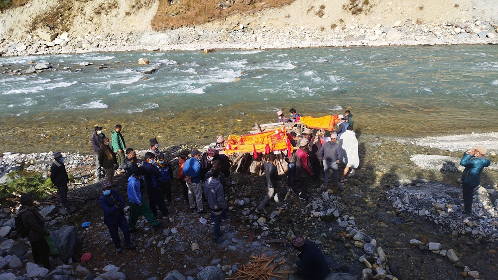 मुगुमा मारिएका चारै जनाको दाहसंस्कार