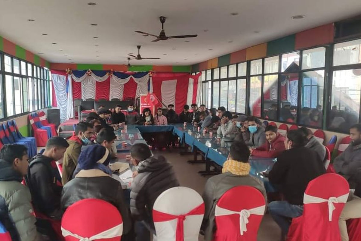 नेविसंघको नेतृत्व अवैधानिक भन्दै संस्थापनइतर विधार्थी नेताको भेला