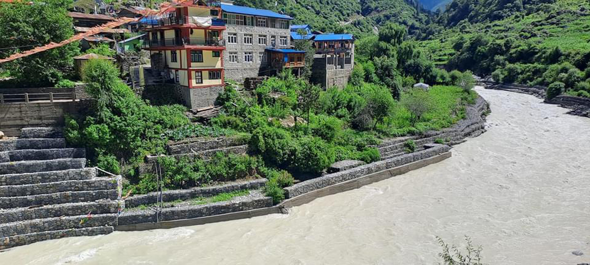 तटबन्धले सुरक्षित बस्ती