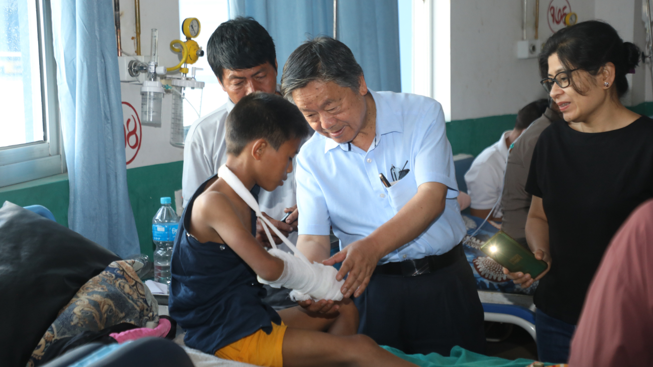 सुर्खेतमा नबिल बैंकको निःशुल्क जलन शिविर, १९४ जनाको उपचार