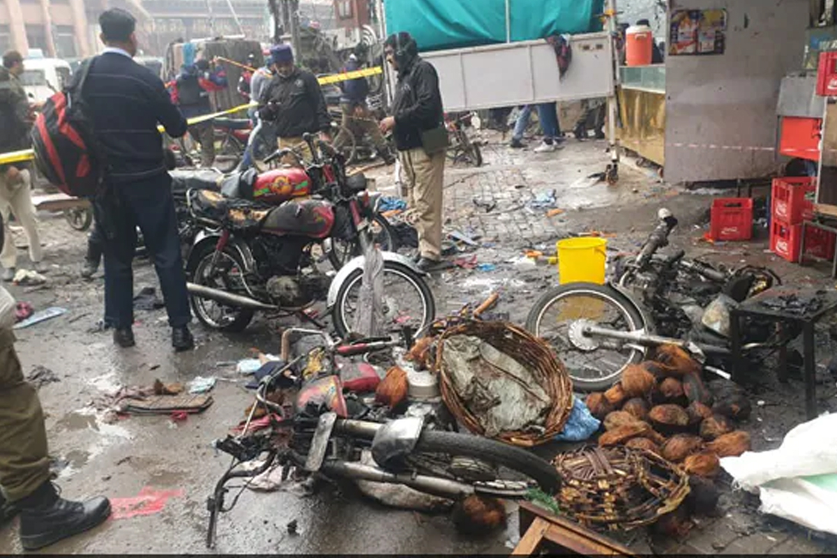 पाकिस्तानको लाहोरमा बम विष्फोट हुँदा दुई जनाको मृत्यु, २२ घाइते