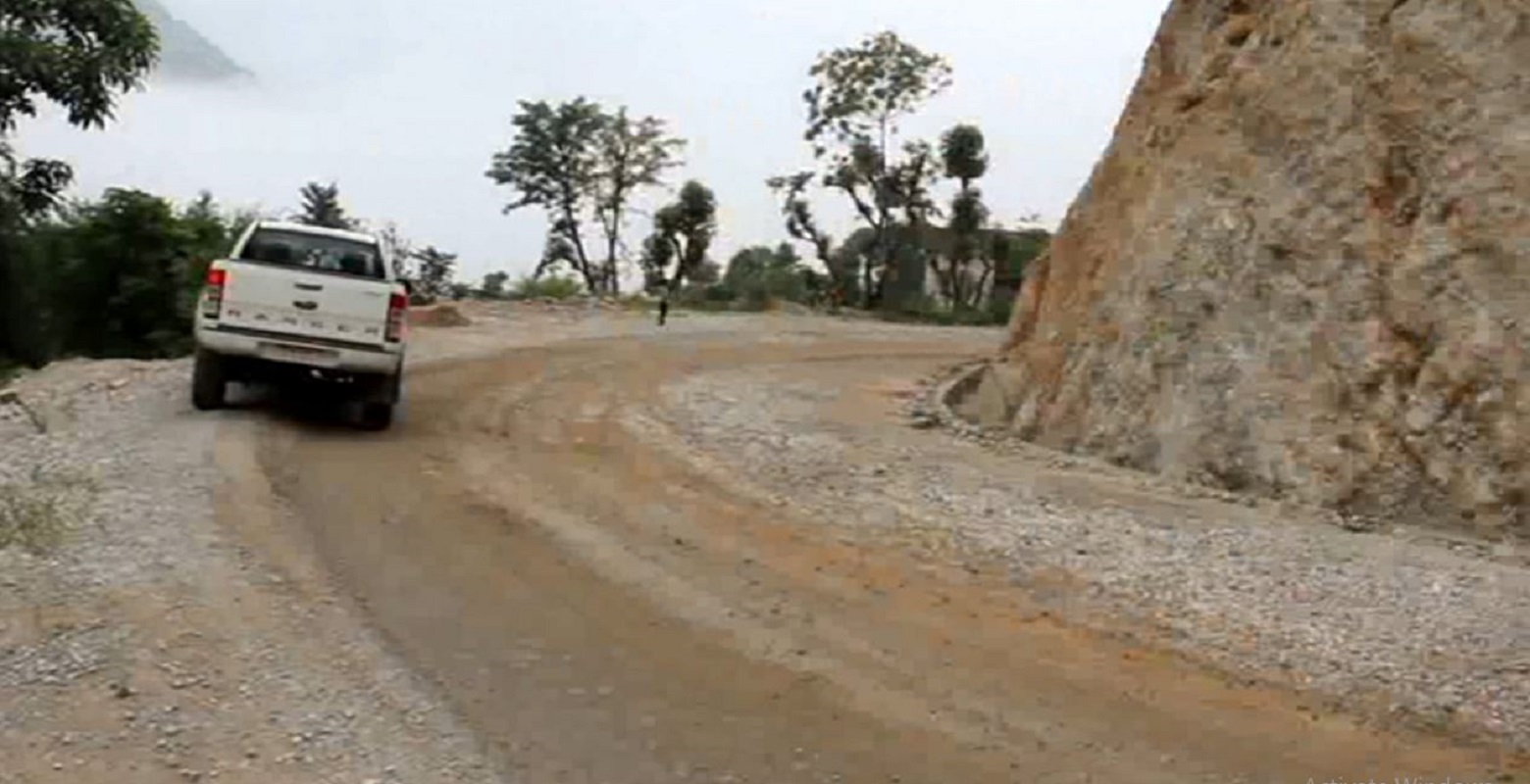 दिक्तेल-गाईघाट सडक कालोपत्रको ठेक्का तोडियो