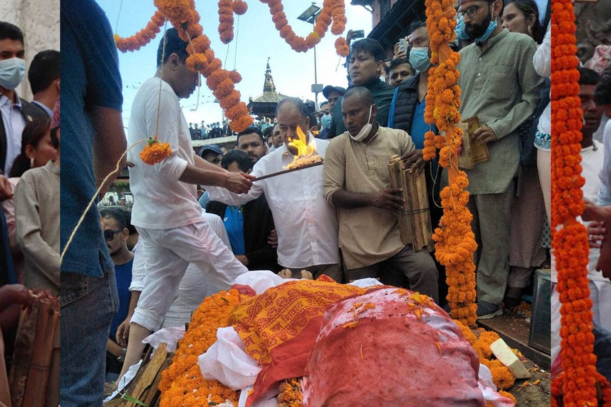 प्रदीप गिरीको राजकीय सम्मानका साथ अन्त्येष्टि, छोराले दिए दागबत्ती