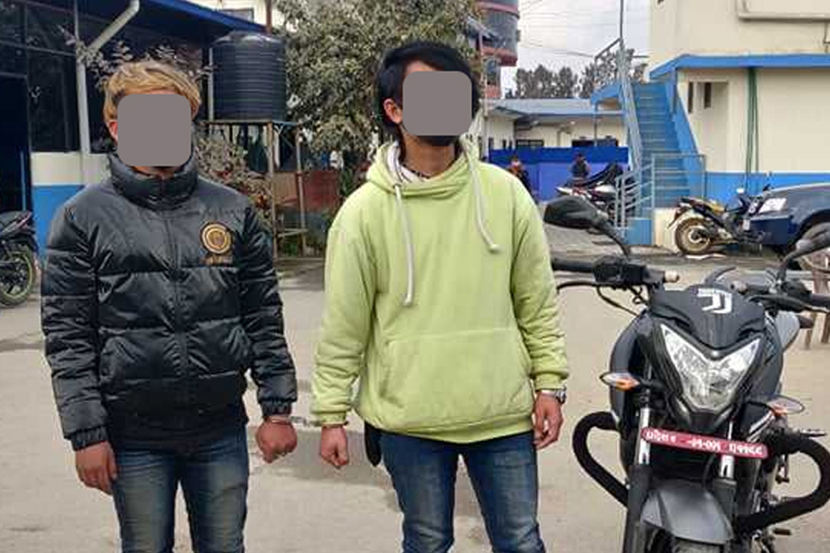 पठाओ चालकलाई लुट्न यात्रु बनेका युवाले नै हातखुट्टा बाँधेर झाडीमा फालिदिए
