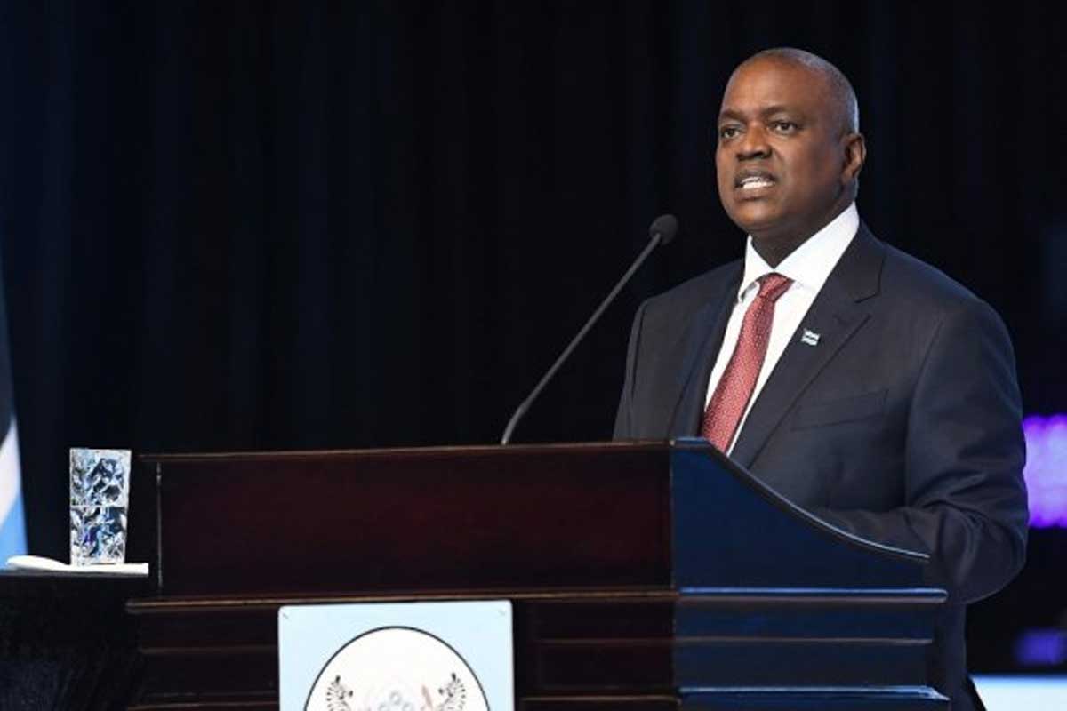 बोत्स्वानाका राष्ट्रपतिलाई  कोरोना भाइरसको संक्रमण