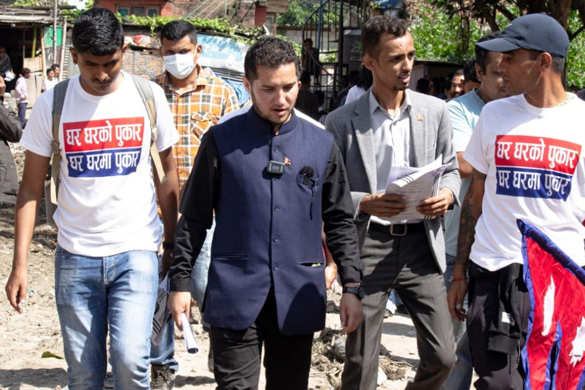 आयोगले टिसर्ट लगाएर प्रचार–प्रसार गरेको भन्दै पुकार बमलाई सोध्यो स्पष्टीकरण