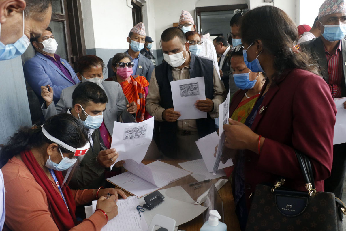 माधव नेपाल नेतृत्वको पार्टीका लागि ५५ केन्द्रीय सदस्य र ३० सांसदको हस्ताक्षर [सूचीसहित]