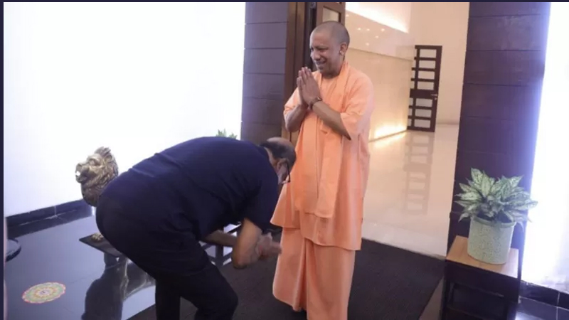 आदित्यनाथको गोडा छोएको विषयमा के भने रजनीकान्तले ?