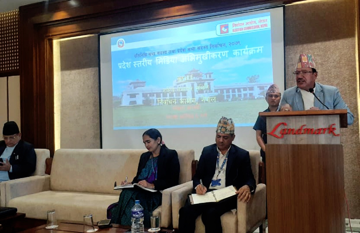स्पष्टीकरण सोधेकै विषयमा चिच्याउन आवश्यक छैन : आयुक्त भण्डारी