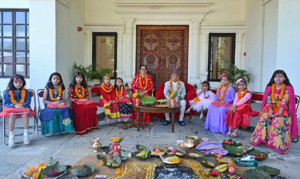 राष्ट्रपति पौडेलले गरे नौ कन्याको पूजा