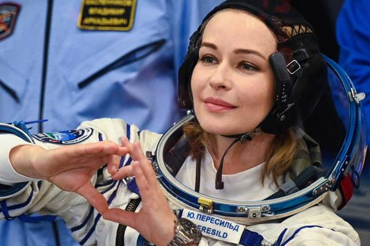 रूसी अभिनेत्री र निर्देशक चलचित्र छायांकनका लागि अन्तरिक्ष स्टेशनमा