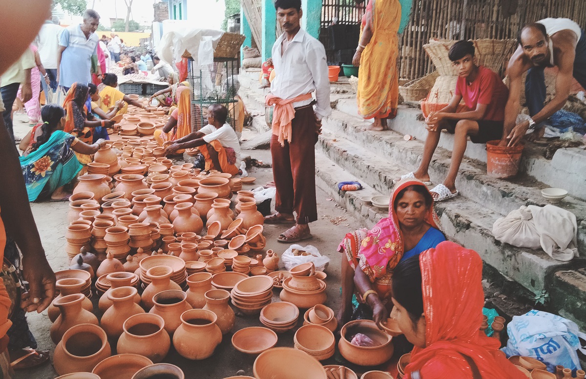 माटोको भाँडा खरिद बिक्री गरिँदै