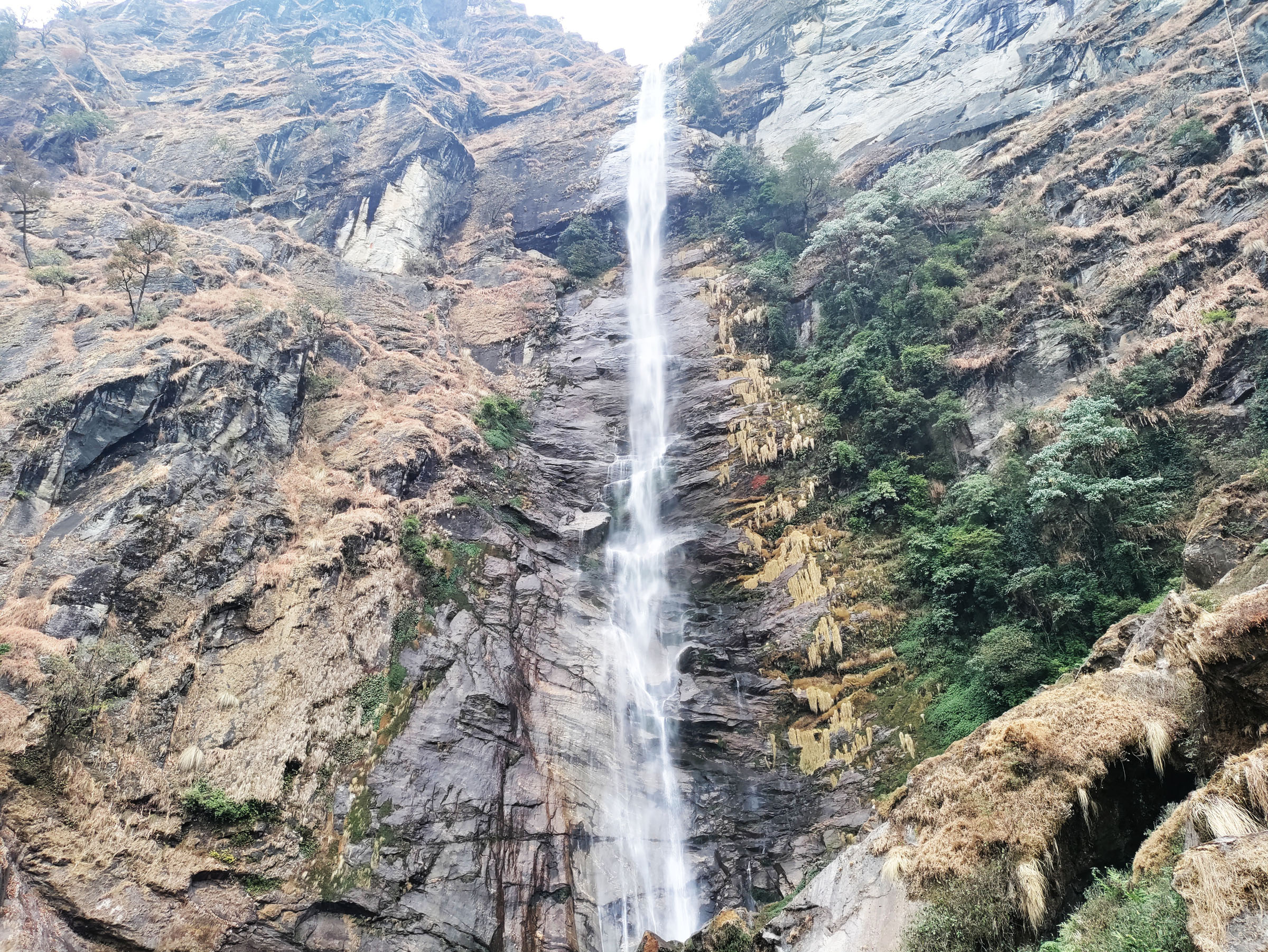 ताप्लेजुङको फुङ्फुङे झरना