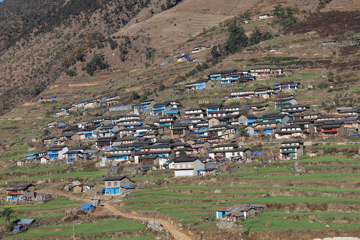 देशमा गणतन्त्र आउँदा पनि तमान गाउँमा कटुवाल र मुखिया प्रथा कायमै