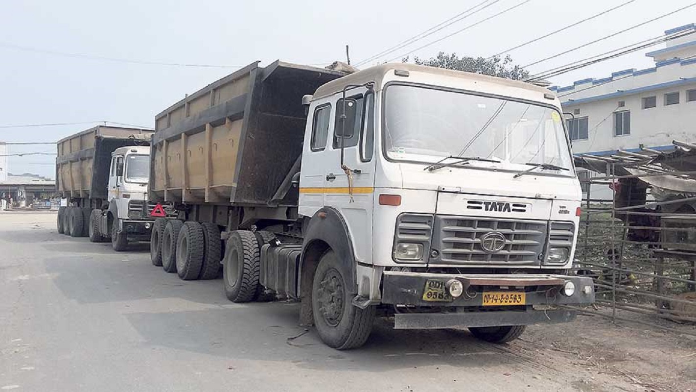 ओभरलोडेड भारतीय गाडी नियन्त्रण नगरे आन्दोलन चर्काउने ट्रक व्यवसायीको चेतावनी