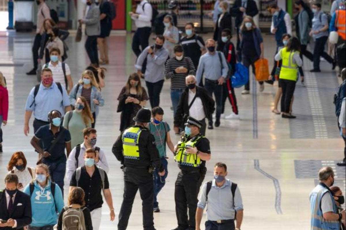 बेलायतमा एकै दिन ४० हजार भन्दा कोरोना सङ्क्रमित