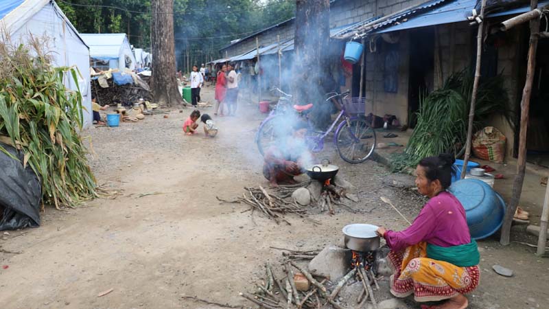 हुप्सेकोटका पहिरोपीडित अस्थायी शिविरमा