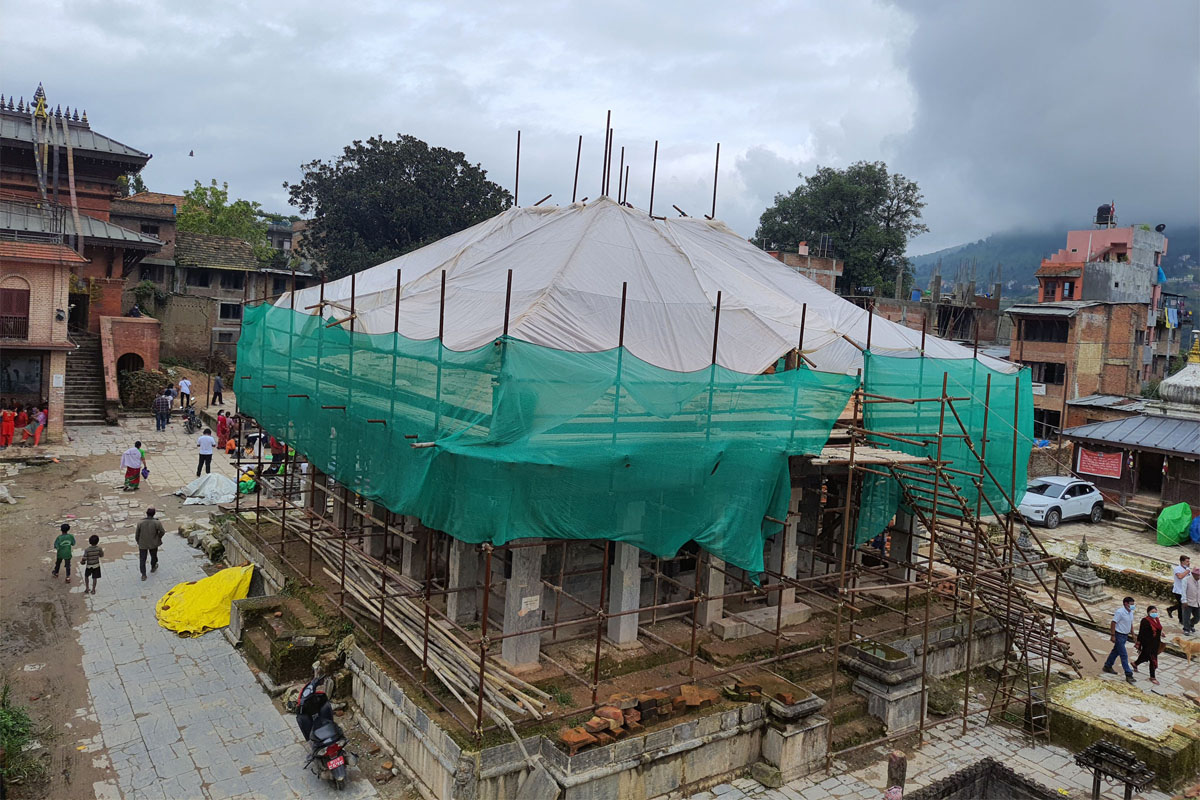पुनःनिर्माणले गतिलिँदै रातो मच्छिन्द्रनाथ मन्दिर