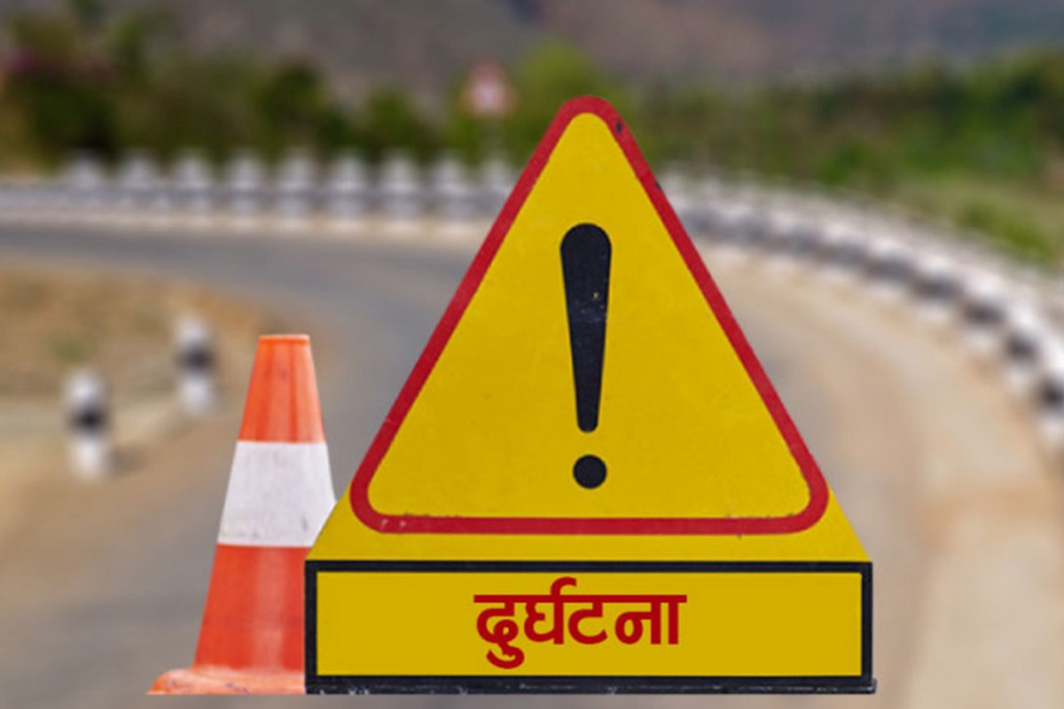 मालबाहक ट्रक खोलामा खस्दा एकको मृत्यु