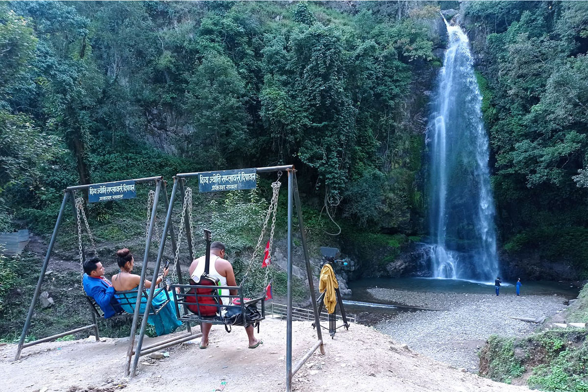 कोरोनाले थला परेको सुदूरको पर्यटन व्यवसाय तंग्रिँदै