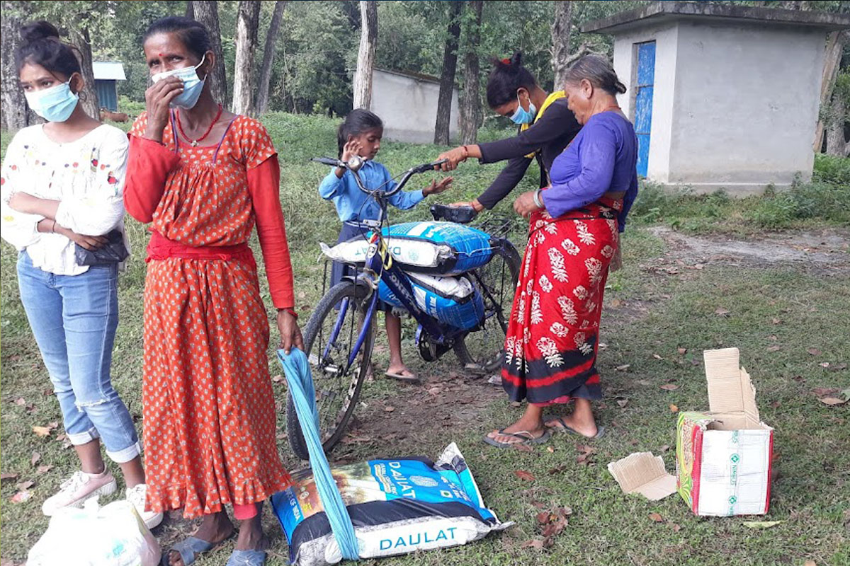 दसैंमा भात खान चामलको जोहो गर्दै ओलानी गाउँका विपन्न परिवार