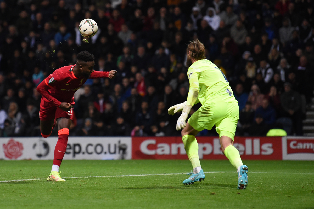 लिभरपुल र टोटेनहम ईएफएल कपको अन्तिम आठमा