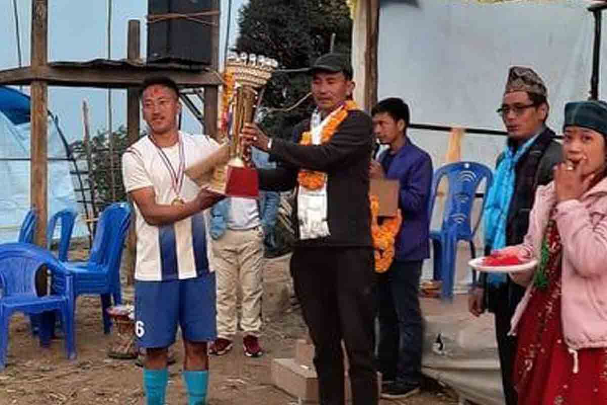 पालिकास्तरीय फुटबल प्रतियोगिताको उपाधि म्याङलुङलाई