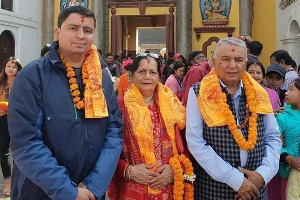लगातार कांग्रेसका तीन नेता पशुपतिनाथ दर्शनमा