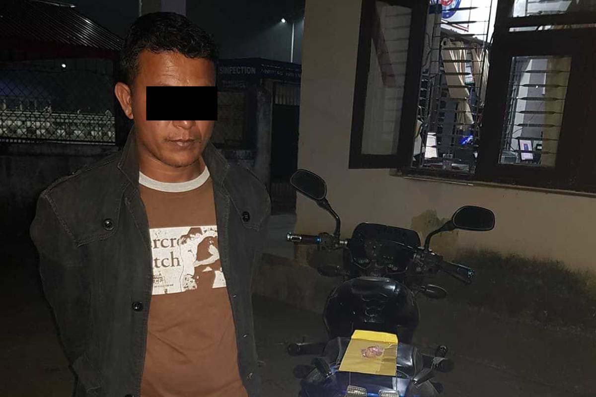 ब्राउन सुगरसहित एक जना पक्राउ