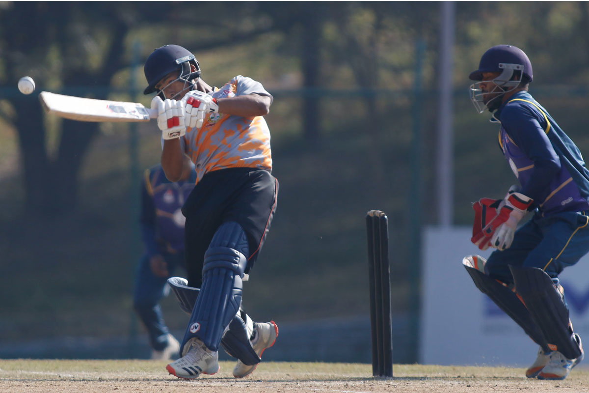 पुलिसको पेचिलो बलिङसामु अन्तिममा सम्हालिँदै एपीएफले दियो प्रतिस्पर्धात्मक लक्ष्य